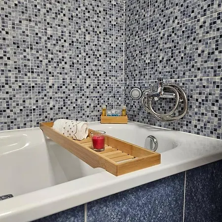 1a109 En By R2r Consulting Apartament *